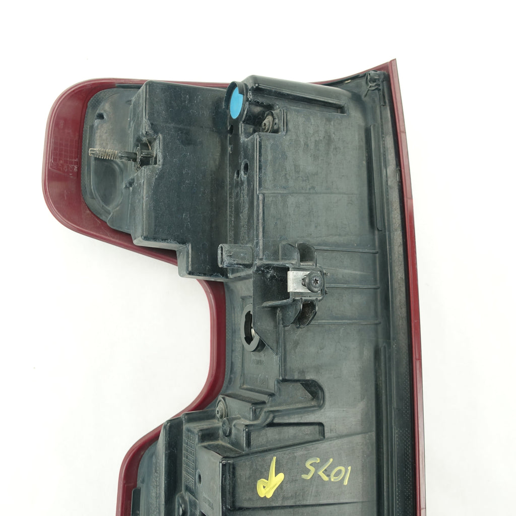 Damage 2020 2021 Silverado 1500 Passenger Right Rear Taillight Tail Light Lamp