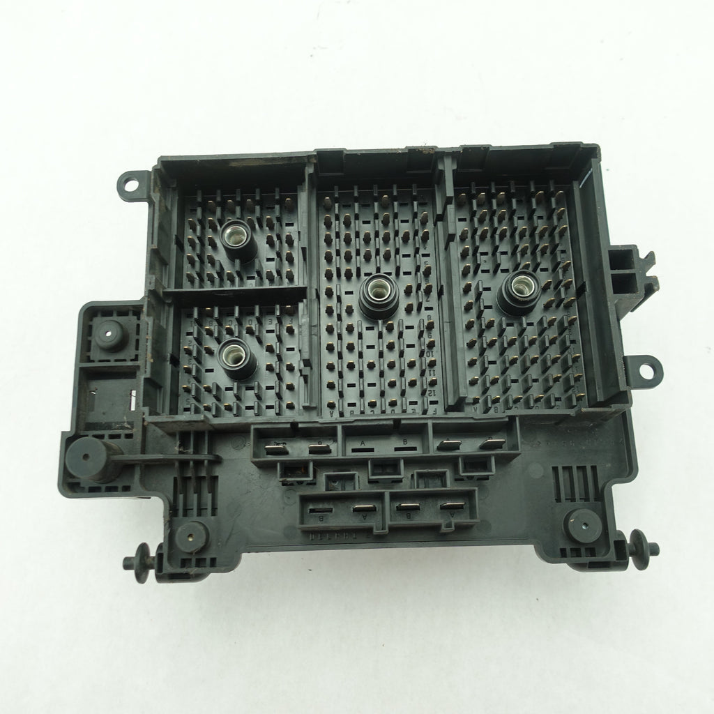 2003 2004 2005 2006 Yukon Suburban Engine Fuse Junction Box