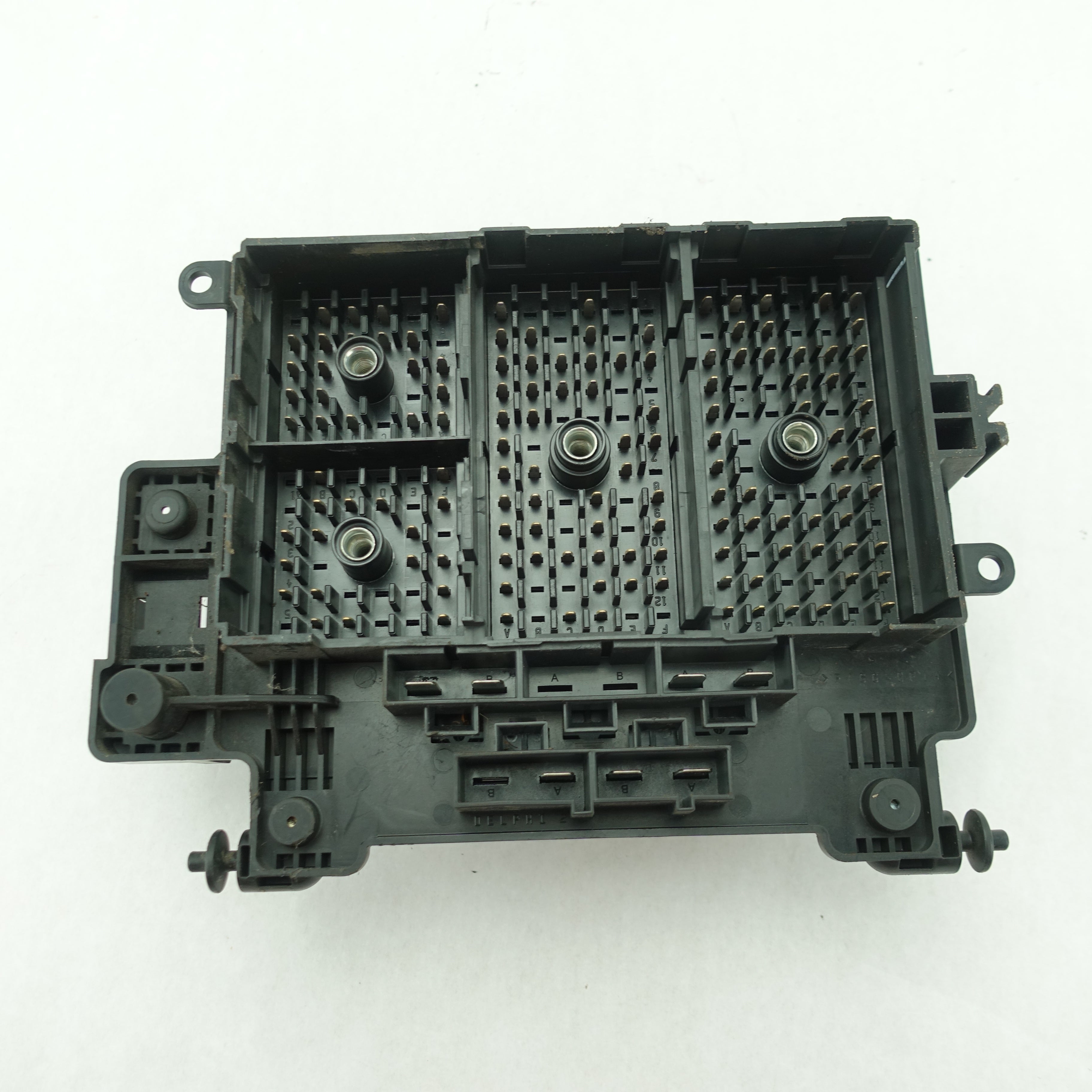 2003 2004 2005 2006 Yukon Suburban Engine Fuse Junction Box