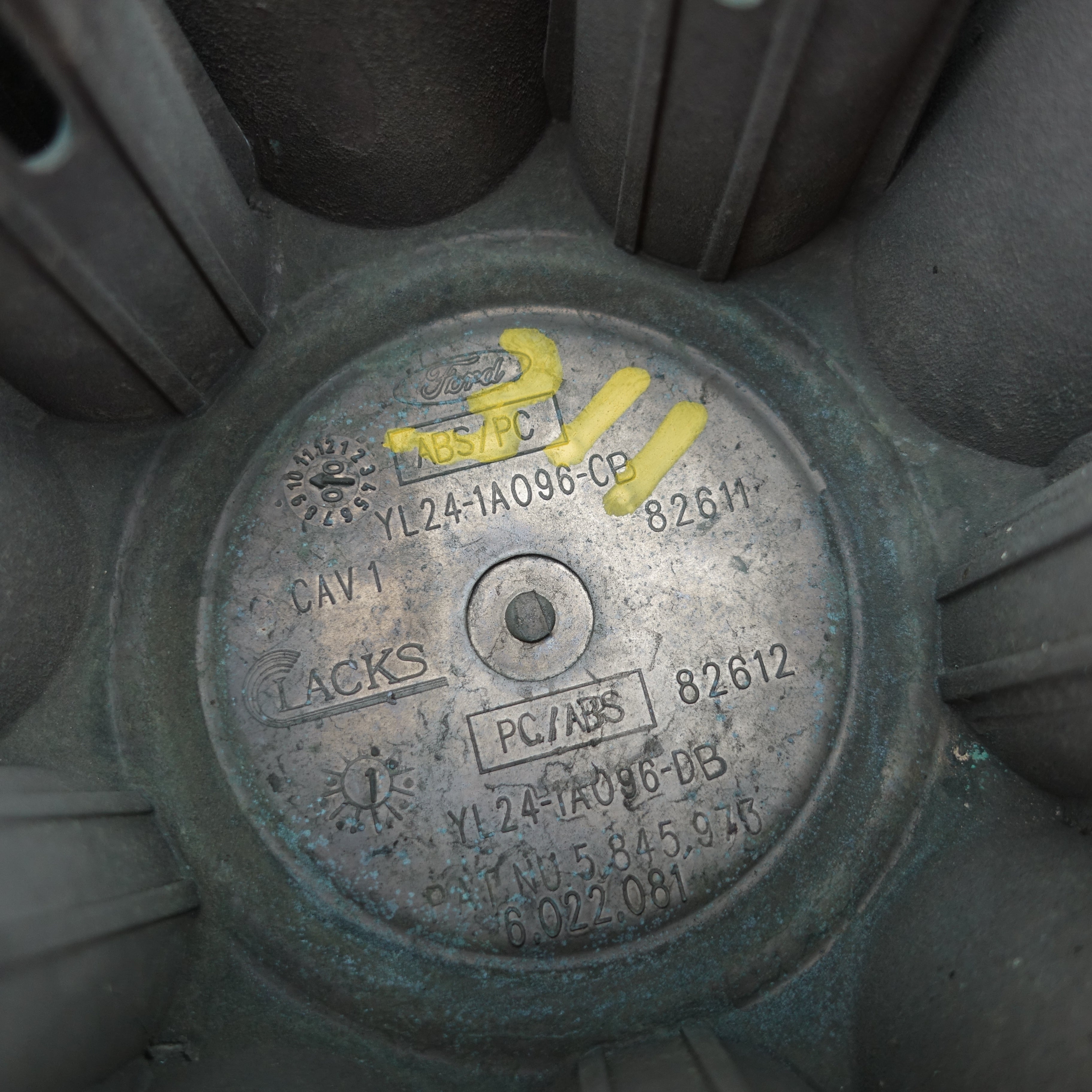 2003 2004 2005 2006 2007 2008 2009 2010 2011 Ford Ranger Center Hub Cap Cover