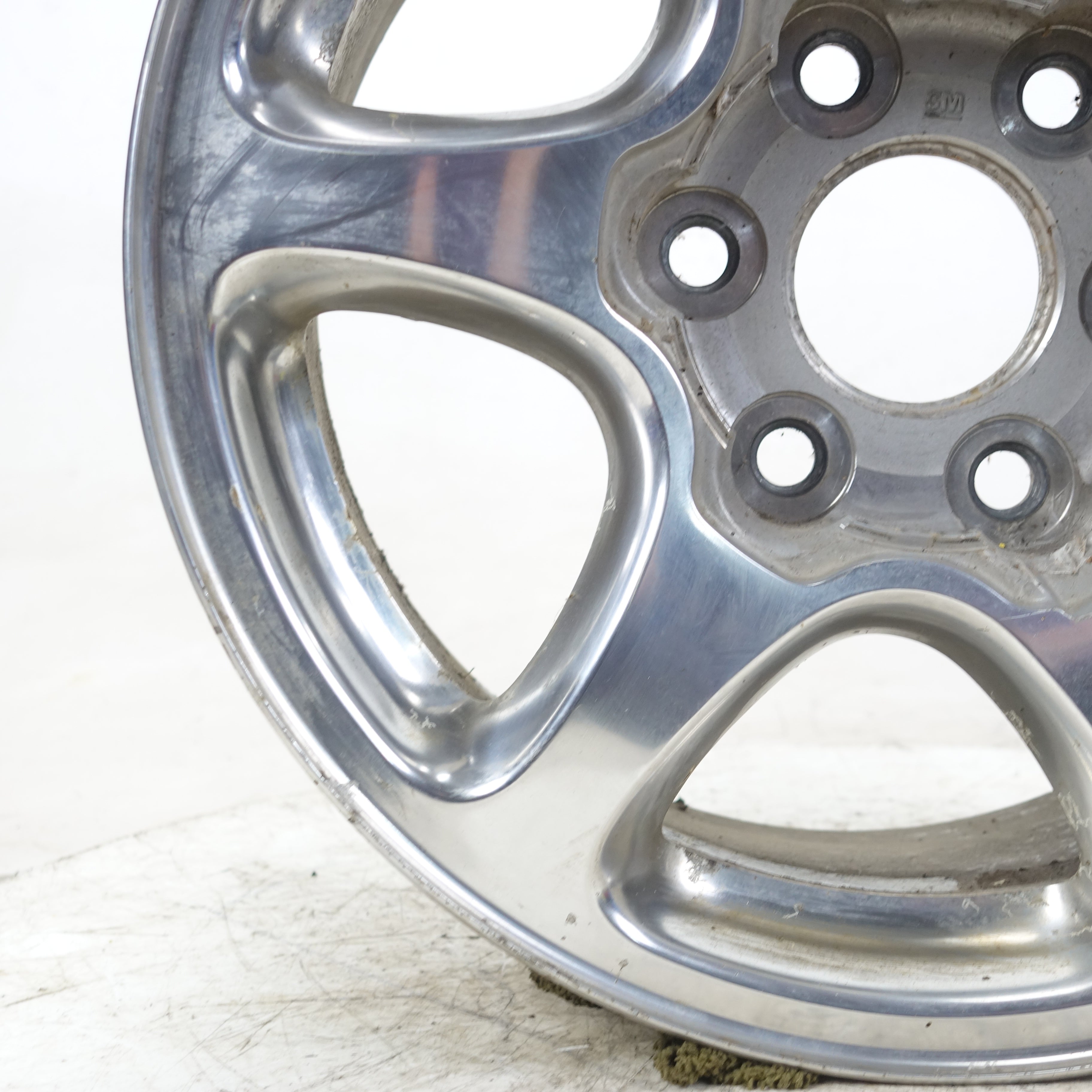 2001 2002 2003 2004 2005 2006 GMC Yukon 17 Inch Aluminum Alloy Wheel Rim Ring