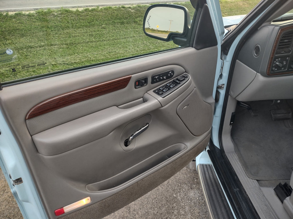 2004 CADILLAC ESCALADE EXT