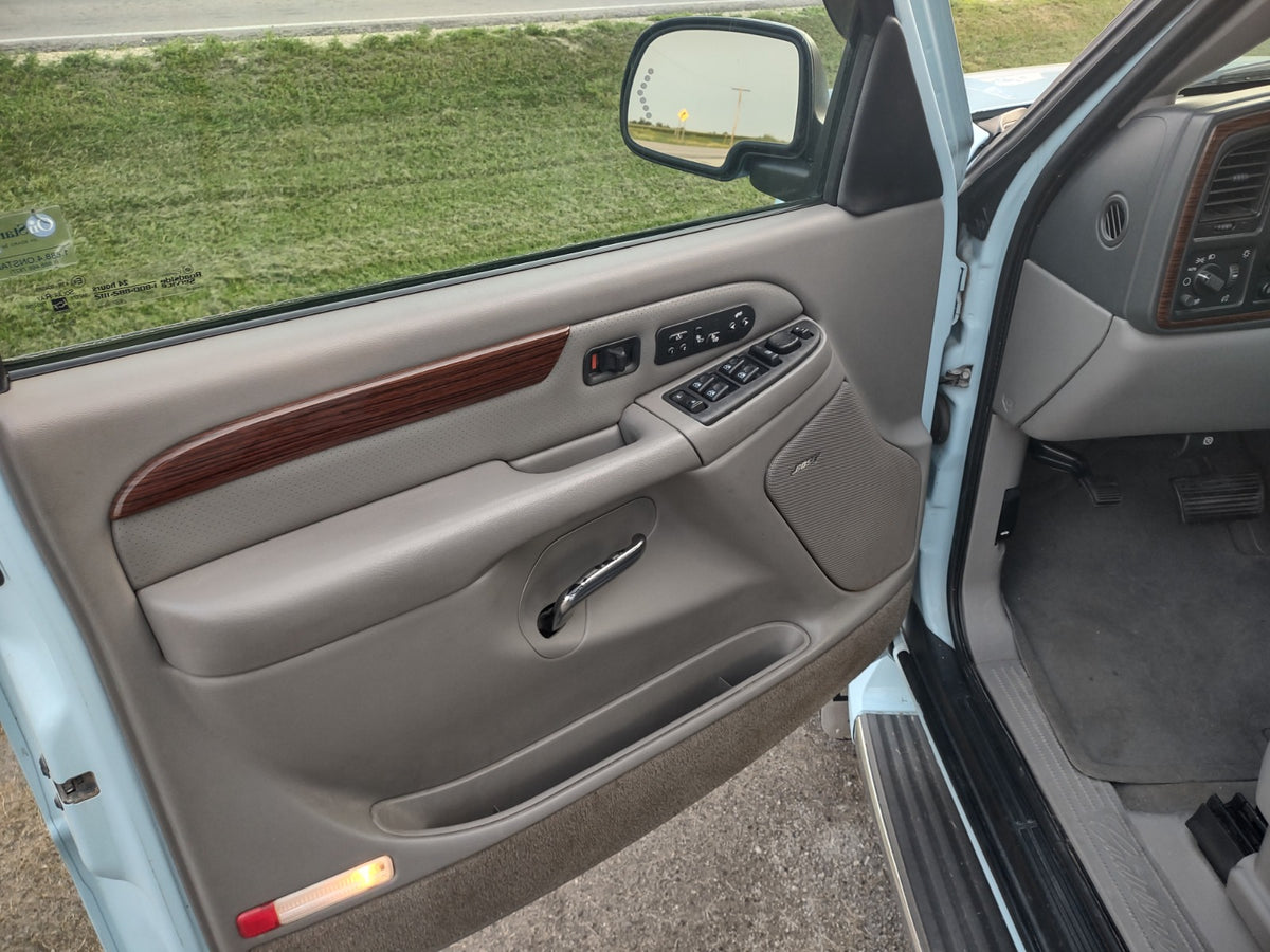 2004 CADILLAC ESCALADE EXT