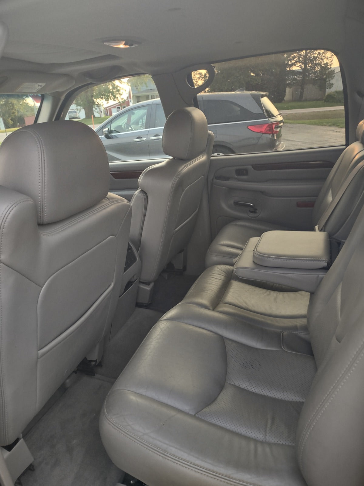 2004 CADILLAC ESCALADE EXT