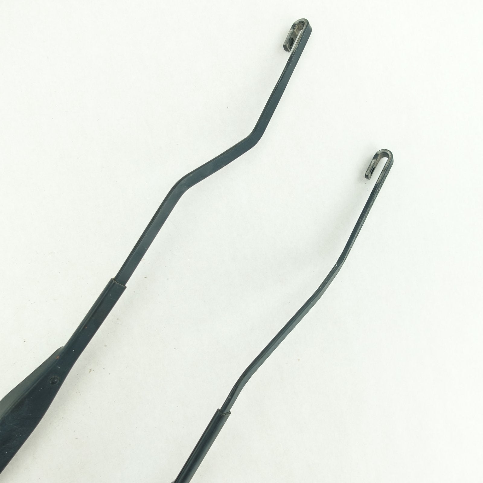 2013 2014 2015 2016 2017 2018 Ram 1500 2500 3500 Windshield Wiper Arm Pair Set