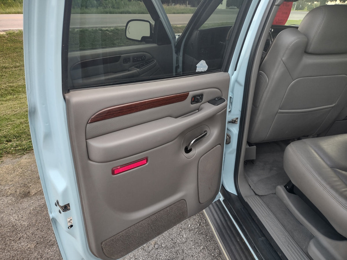2004 CADILLAC ESCALADE EXT