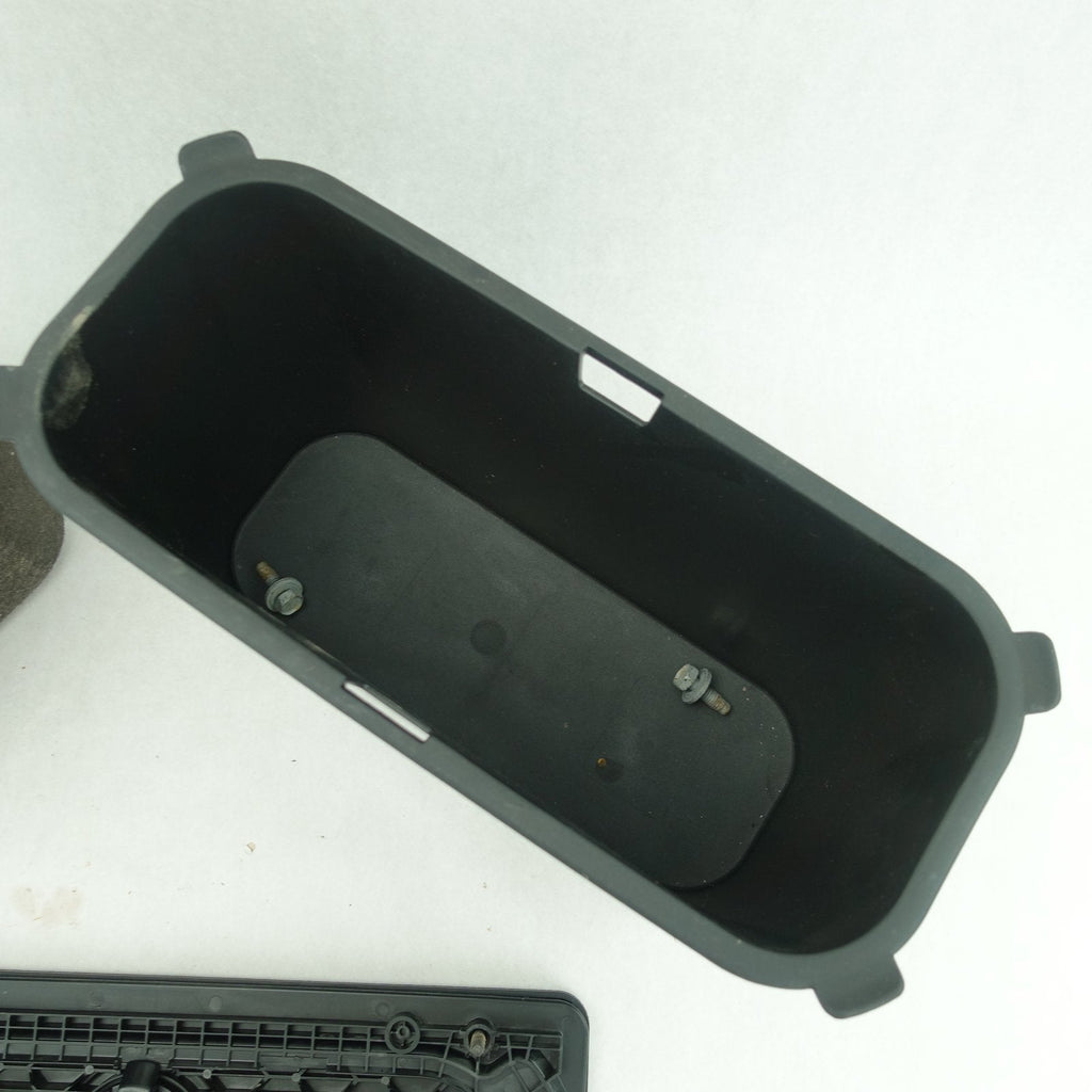 2018 2019 2020 2021 2022 2023 2024 Ram 2500 3500 Floor Storage Bin Assembly Rear