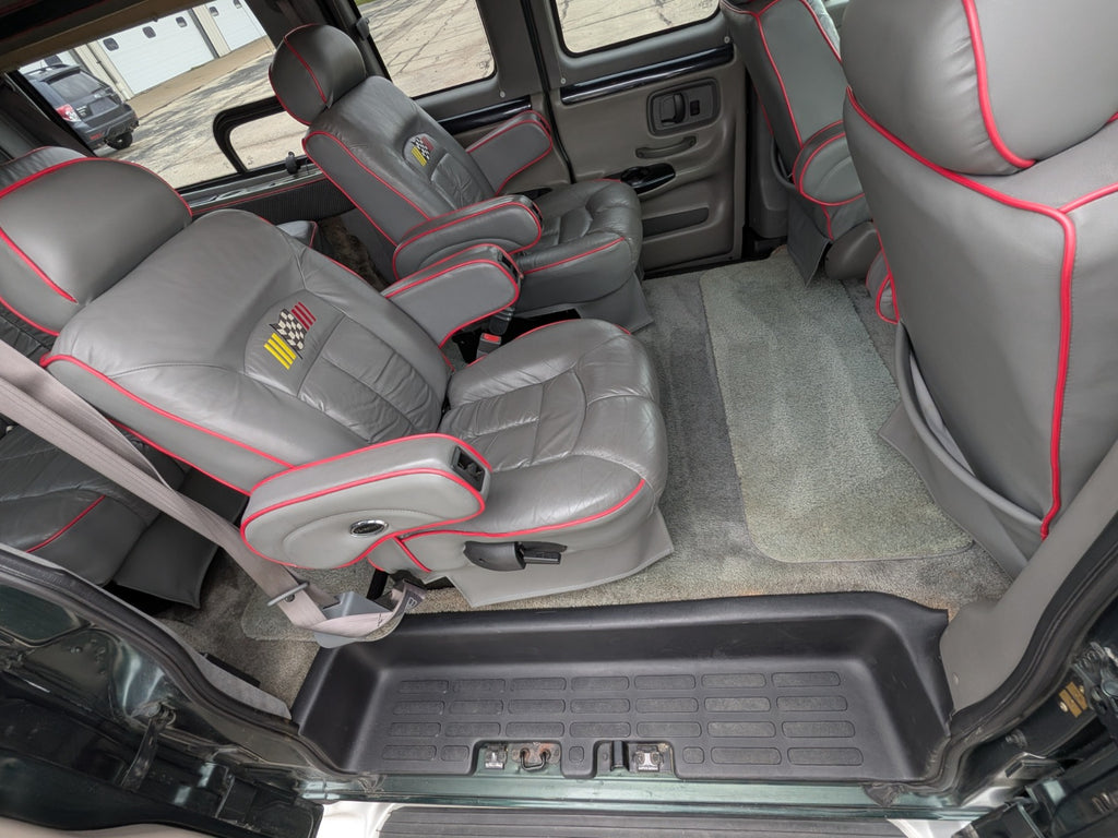 2003 CHEVROLET EXPRESS WALDOCH