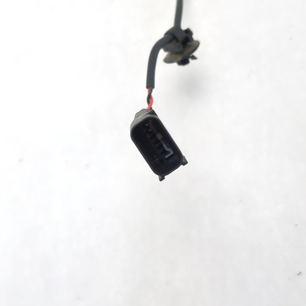 2015 2016 2017 2018 Ford Focus Seat Belt Buckle Retainer Front Driver Left