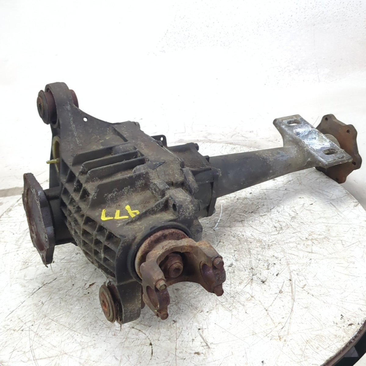 2005 Yukon XL Suburban Front Axle Differential Carrier 3.42 Ratio AWD
