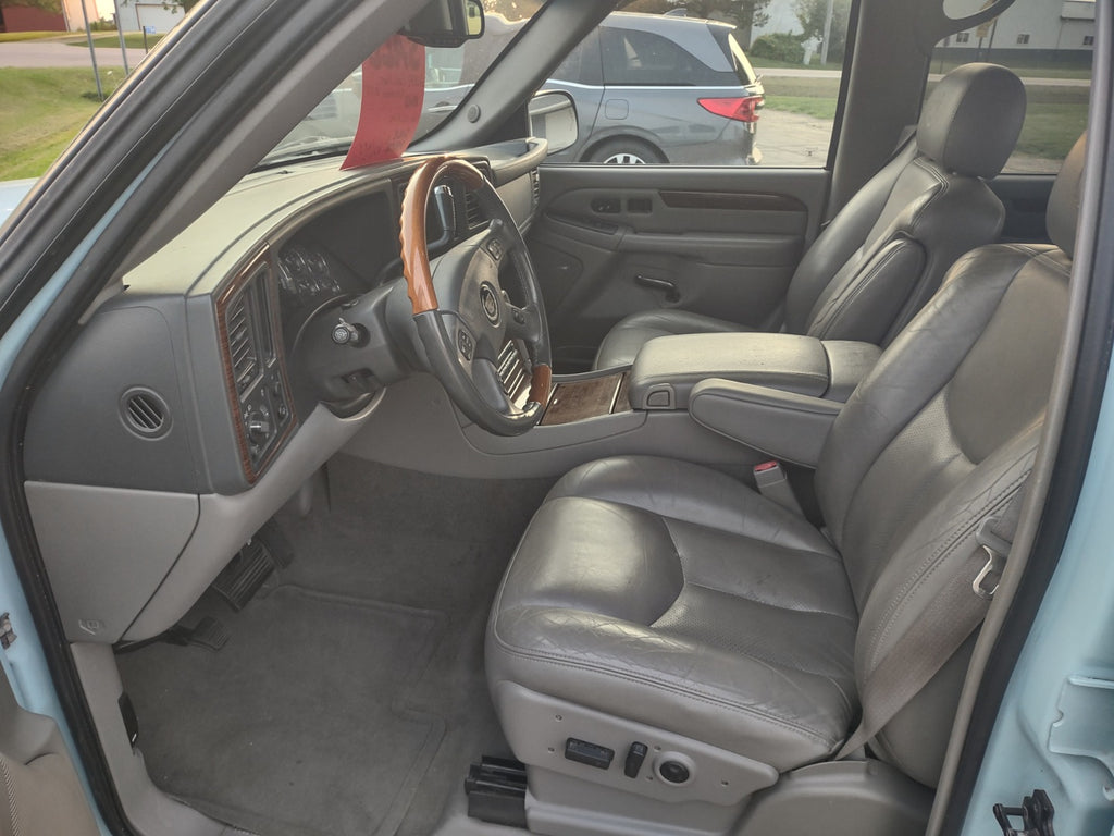 2004 CADILLAC ESCALADE EXT