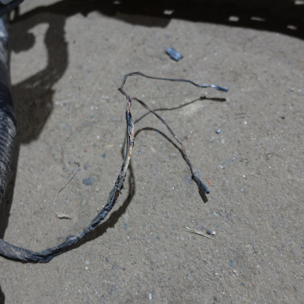 Damage 2013 2014 Ford F250 F350 6.7L Engine Fuse Box Bay Wire Harness Loom