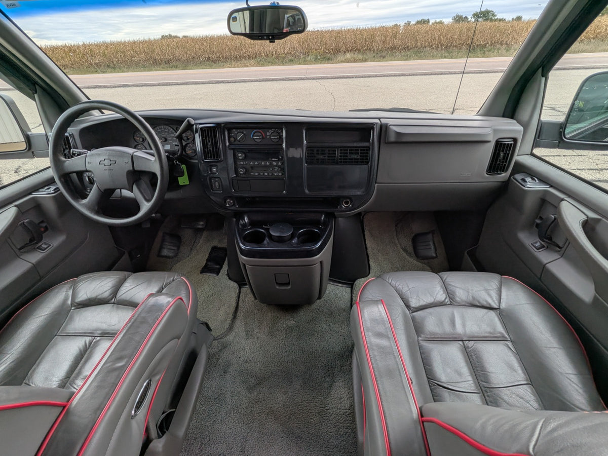 2003 CHEVROLET EXPRESS WALDOCH