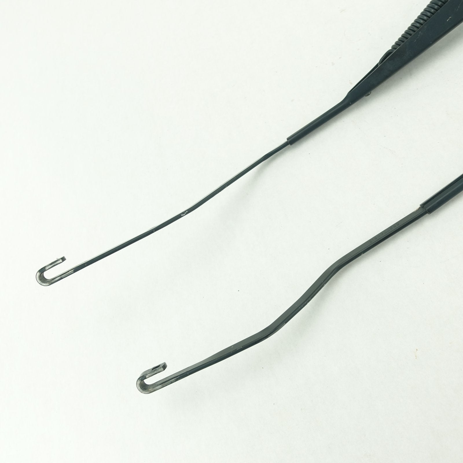 2013 2014 2015 2016 2017 2018 Ram 1500 2500 3500 Windshield Wiper Arm Pair Set